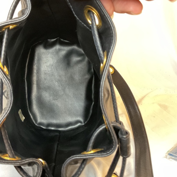 Vintage CHANEL Lambskin Bucket Bag W/Coin Purse - Picture 15 of 16